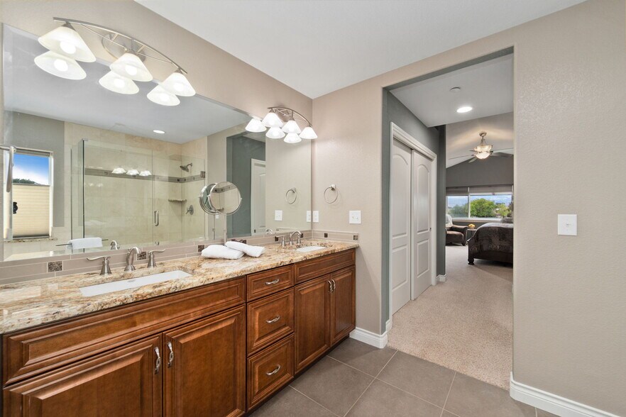 More Photos Of 13299 E County Line Rd, Longmont Flex For Sale