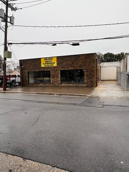 Primary Photo Of 319 W Sunrise Hwy, Freeport Freestanding For Lease