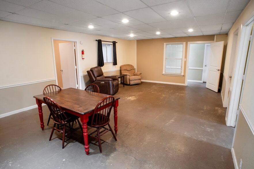 More Photos Of 910 Brenda St, Houston Warehouse For Sale
