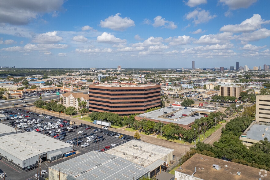 More Photos Of 6671 Southwest Fwy, Houston Office For Lease