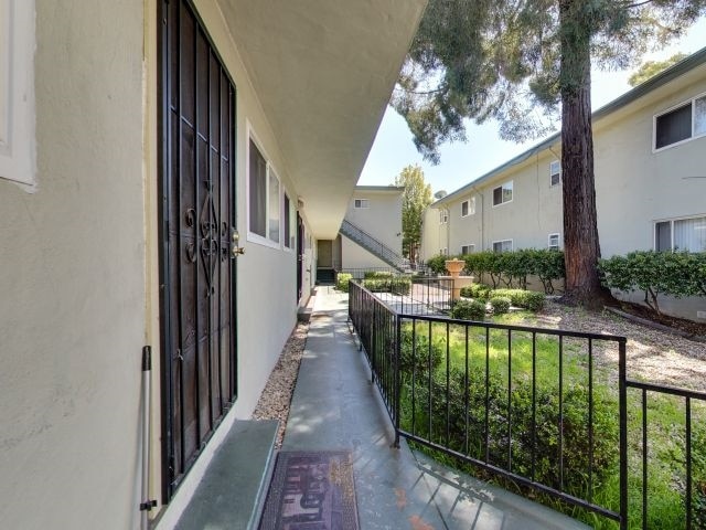 More Photos Of 2505-2525 10th Ave, Oakland Apartments For Sale