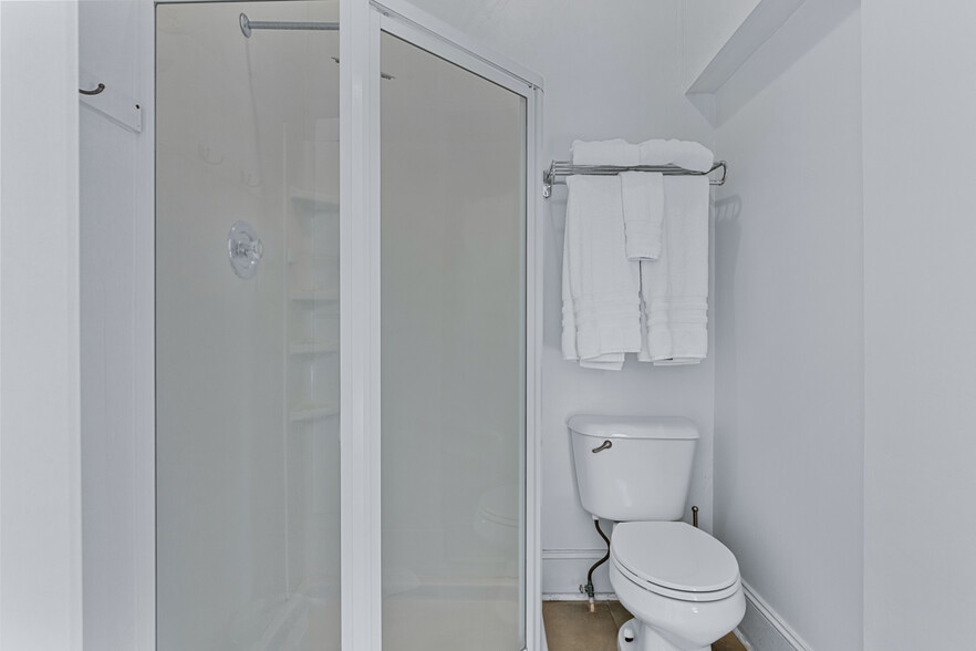 More Photos Of 402 E Gaston St, Savannah Hospitality For Sale