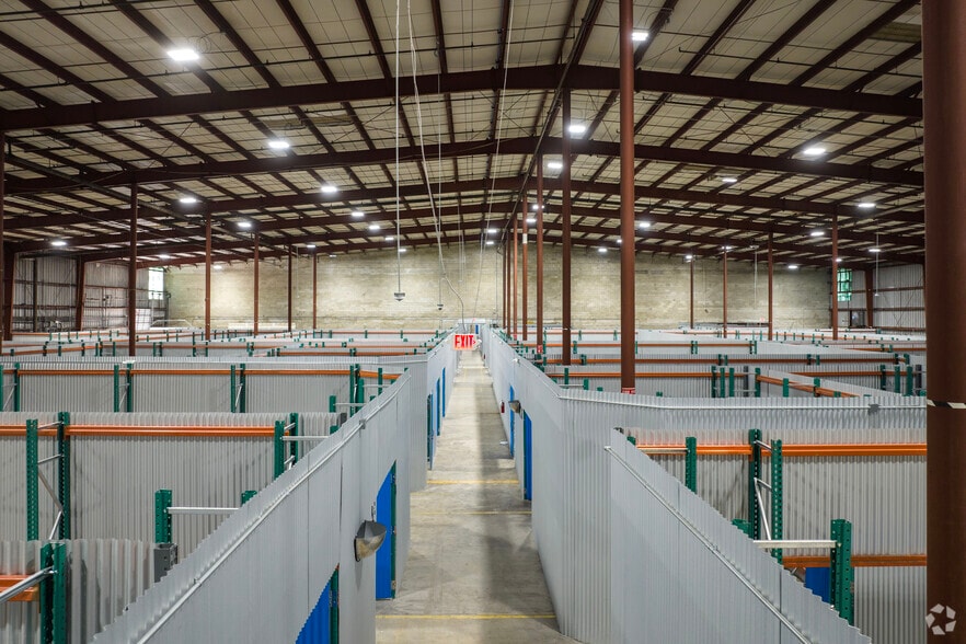 More Photos Of 5806 N 53rd St, Tampa Distribution For Lease