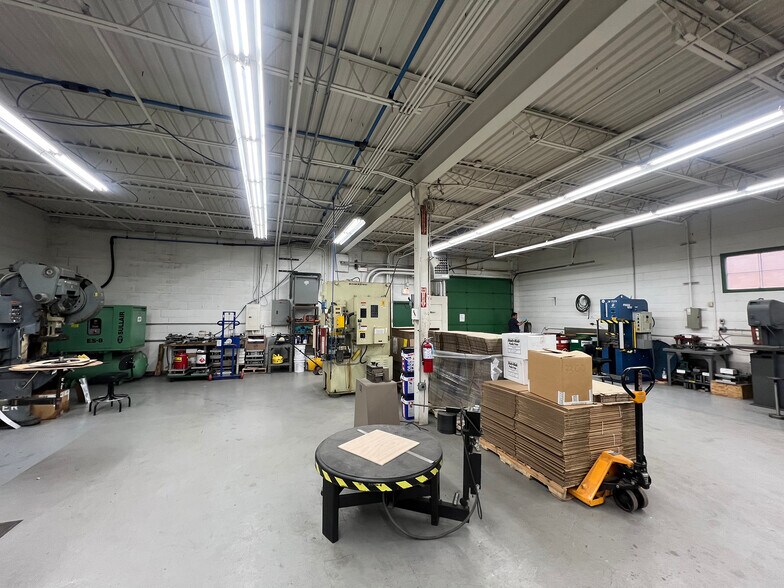 More Photos Of 70 Joey Dr, Elk Grove Village Warehouse For Sale