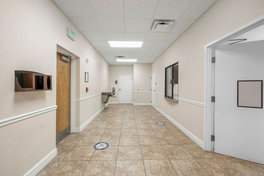 More Photos Of 1713 US Highway 441 N, Okeechobee Medical For Lease