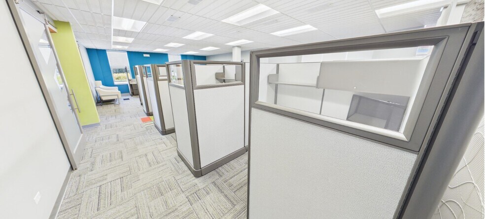 More Photos Of 34 N Bennett St, Geneva Office For Lease