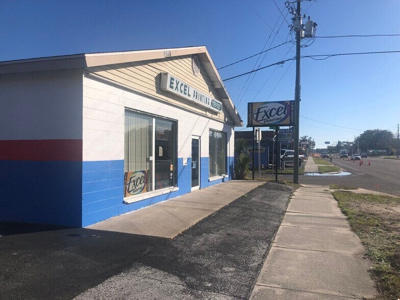 More Photos Of 687 NE 5th St, Crystal River Freestanding For Sale