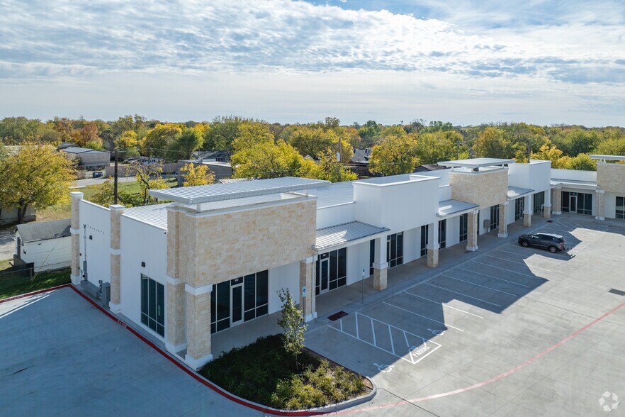 More Photos Of 325 N Saginaw Blvd, Saginaw Storefront Retail Office For Lease