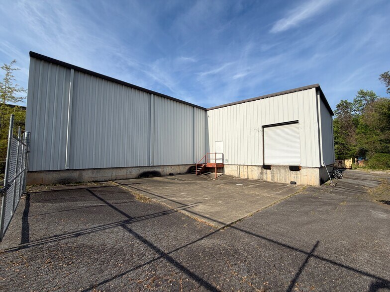 More Photos Of 1449 Field Park Cir, Marietta Warehouse For Lease