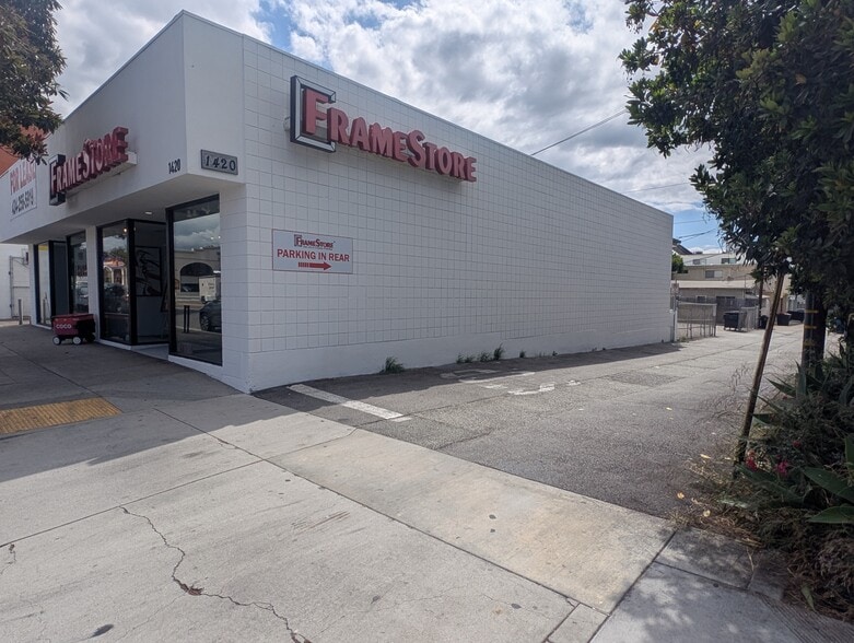 More Photos Of 1420-1422 Santa Monica Blvd, Santa Monica Freestanding For Lease