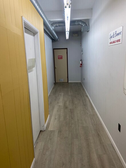 More Photos Of 4918 Napier St, Port Alberni Flex For Sale