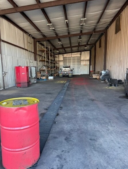 More Photos Of 1060 Grimmett Dr, Shreveport Distribution For Lease