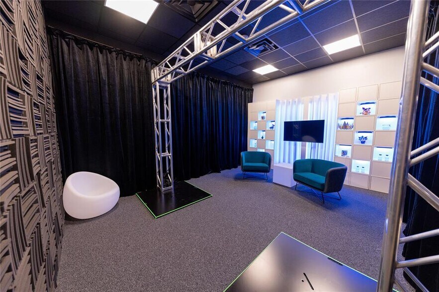 More Photos Of 1220 Toro Grande Dr, Cedar Park Light Distribution For Sale