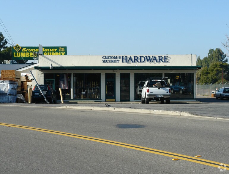 More Photos Of 126 San Antonio Cir, Mountain View Freestanding For Lease