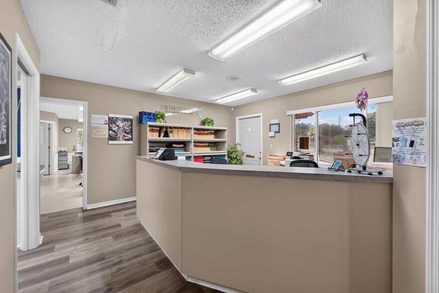 More Photos Of 1205 W Baker St, Plant City Medical For Sale
