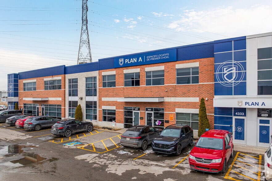 More Photos Of 4293-4345 Des Laurentides (A-15) E, Laval Showroom For Lease