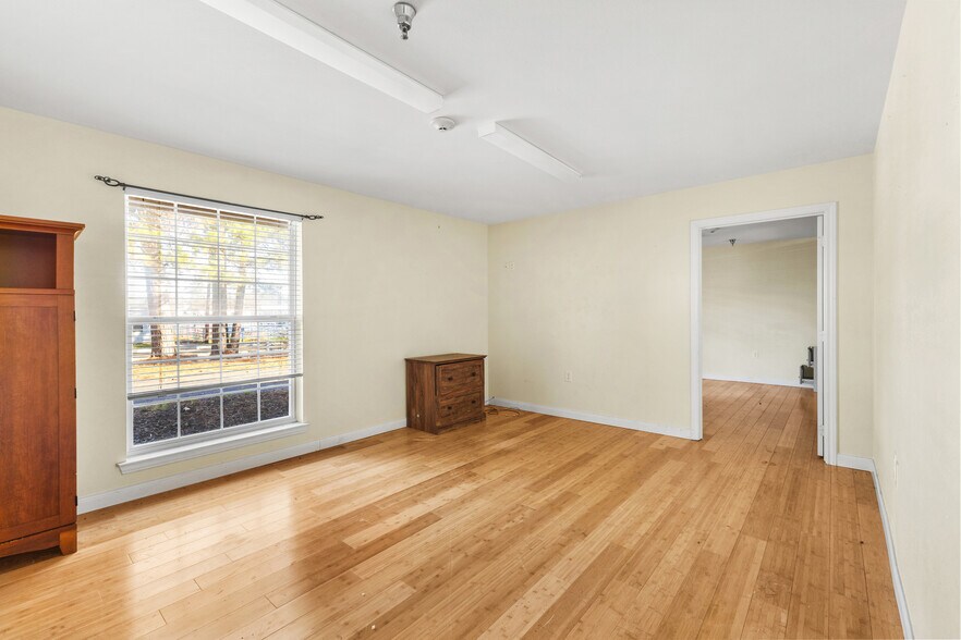 More Photos Of 102 Floyd St, Naples Specialty For Sale