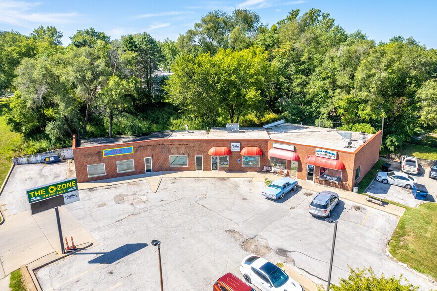 More Photos Of 2920-2926 Merle Hay Rd, Des Moines General Retail For Sale