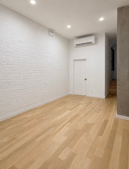 More Photos Of 157 Huron St, Brooklyn Apartments For Lease