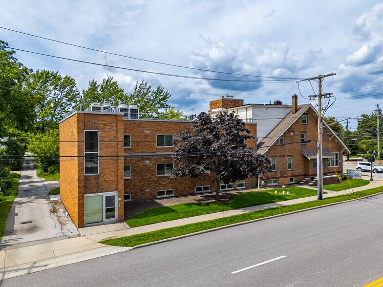 More Photos Of 77 W Bagley Rd, Berea Apartments For Sale