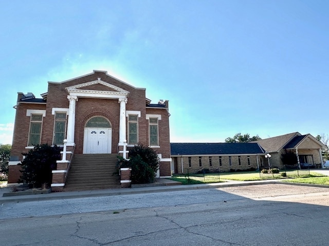 Primary Photo Of 444 Chestnut St, Colorado City Religious Facility For Sale