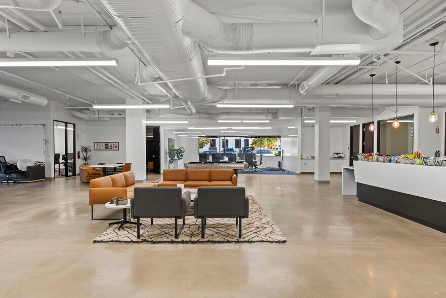 More Photos Of 26635-26637 W Agoura Rd, Calabasas Office For Lease