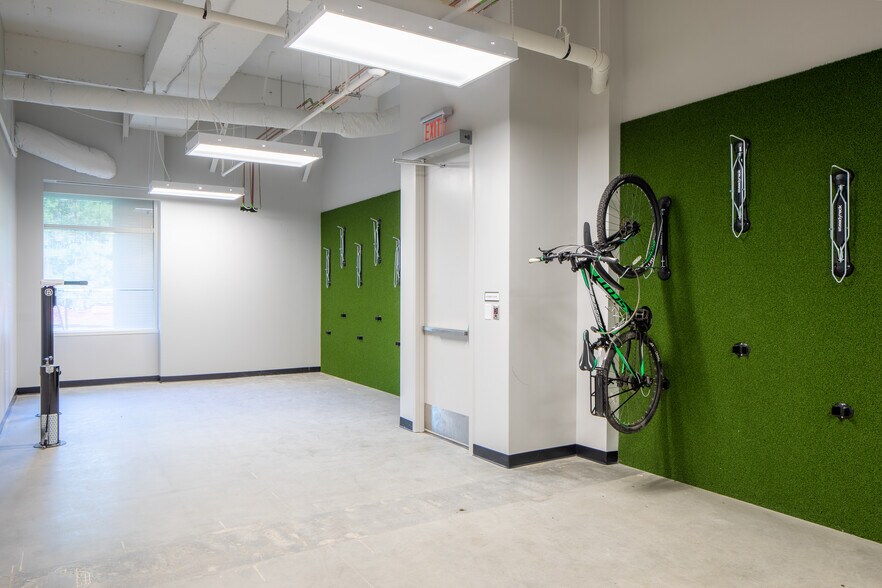 More Photos Of 5995 Windward Pky, Alpharetta Office For Lease