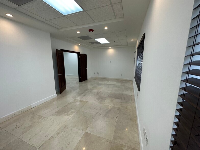 More Photos Of 268-270 Alhambra Cir, Coral Gables Office For Lease