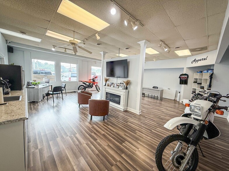 More Photos Of 195 New Castle Rd, Butler Storefront Retail Office For Sale