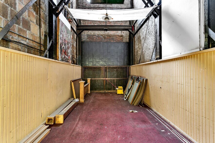 More Photos Of 420 N Craig St, Pittsburgh General Retail For Sale