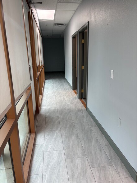 More Photos Of 3580 W Electra Ln, Glendale Showroom For Lease