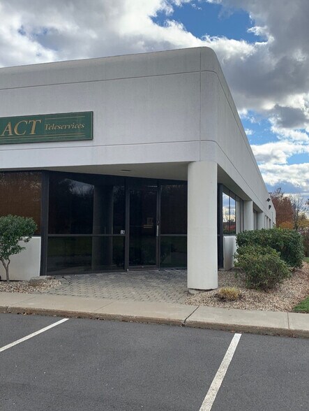 More Photos Of 365 Willard Ave, Newington Office For Sale