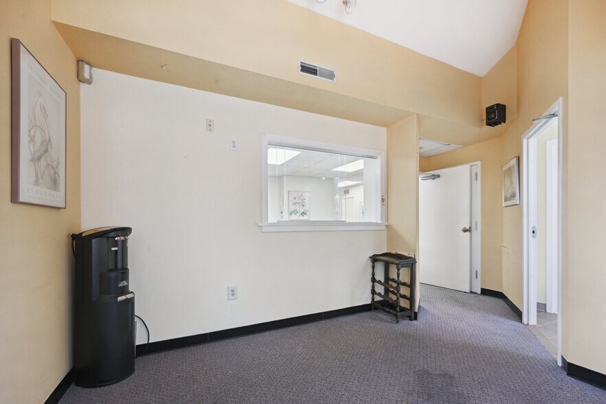 More Photos Of 2117-2123 Klockner Rd, Trenton Medical For Sale