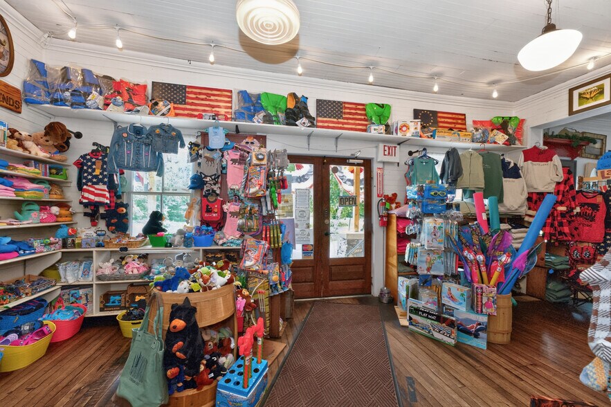 More Photos Of 899 E Shore Dr, Adirondack Storefront Retail Residential For Sale