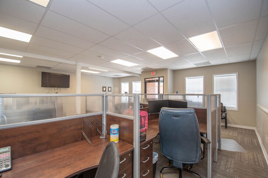 More Photos Of 14 Brown St, Newnan Office For Sale