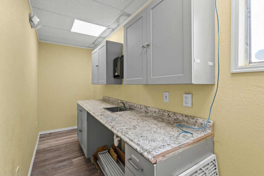 More Photos Of 1907 Tyrone Blvd N, Saint Petersburg Medical For Lease