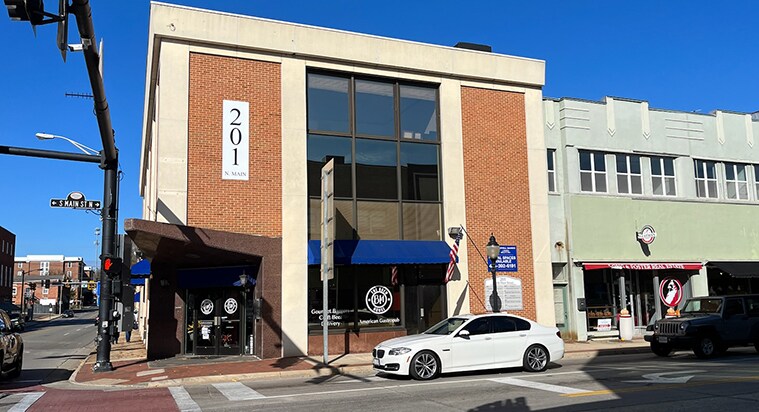 More Photos Of 201 N Main St, Farmville Office For Lease