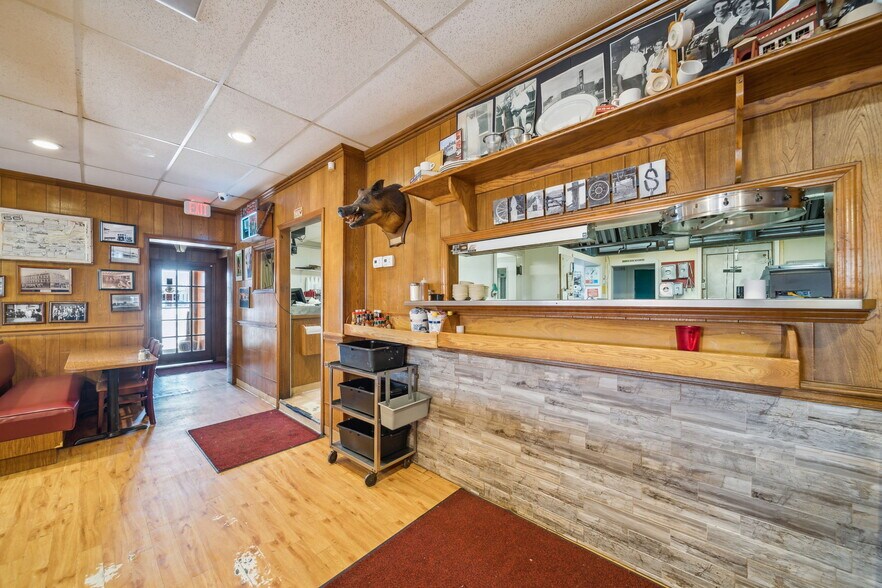 More Photos Of 319 E Illinois Ave, Vinita Restaurant For Sale