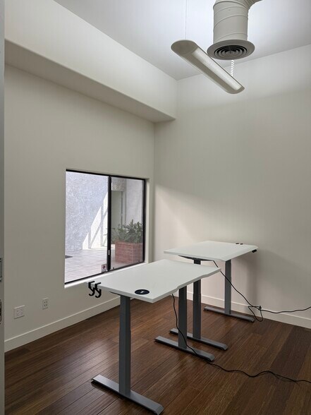 More Photos Of 1539 Sawtelle Blvd, Los Angeles Office For Lease