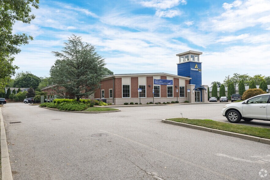 More Photos Of 5750 Post Rd, East Greenwich Medical For Sale