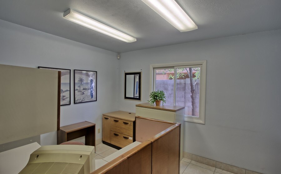 More Photos Of 3333 E Thunderbird Rd, Phoenix Office Residential For Lease
