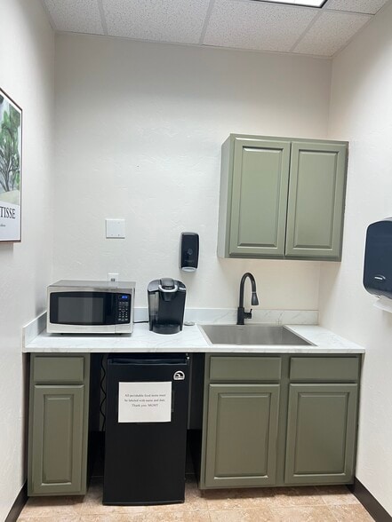 More Photos Of MacArthur Blvd, Oklahoma City Office For Lease