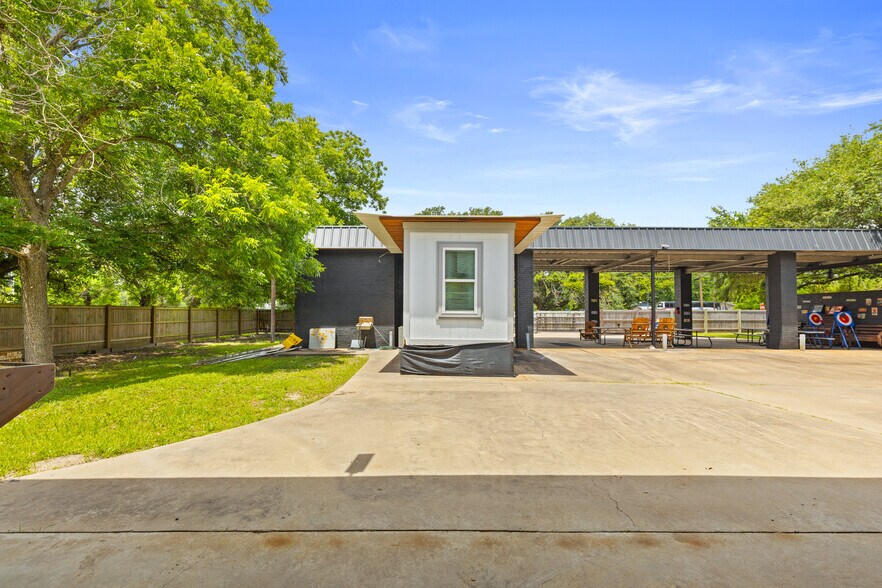 More Photos Of 510 Walker st, Trinity Fast Food For Sale