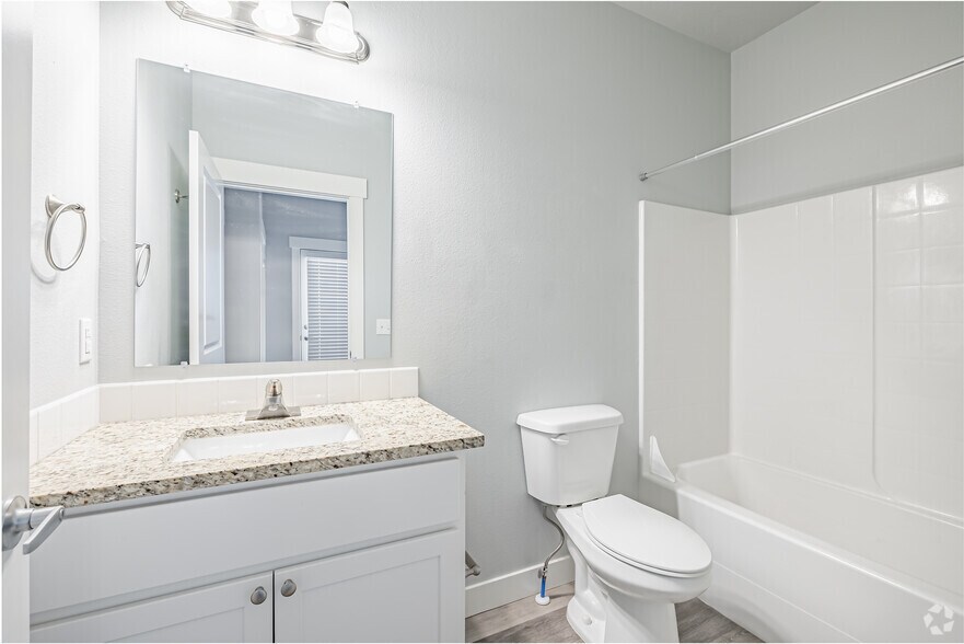 More Photos Of 5018 Hamlet Ln, Caldwell Apartments For Sale