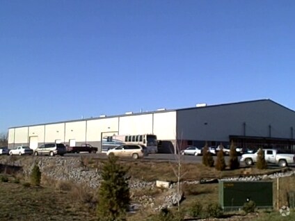More Photos Of 520 Jack Enders Blvd, Berryville Flex For Lease
