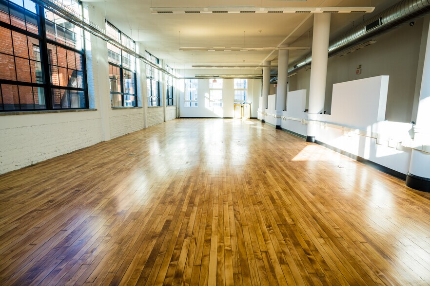 More Photos Of 226 Walnut St, Philadelphia Loft Creative Space For Lease