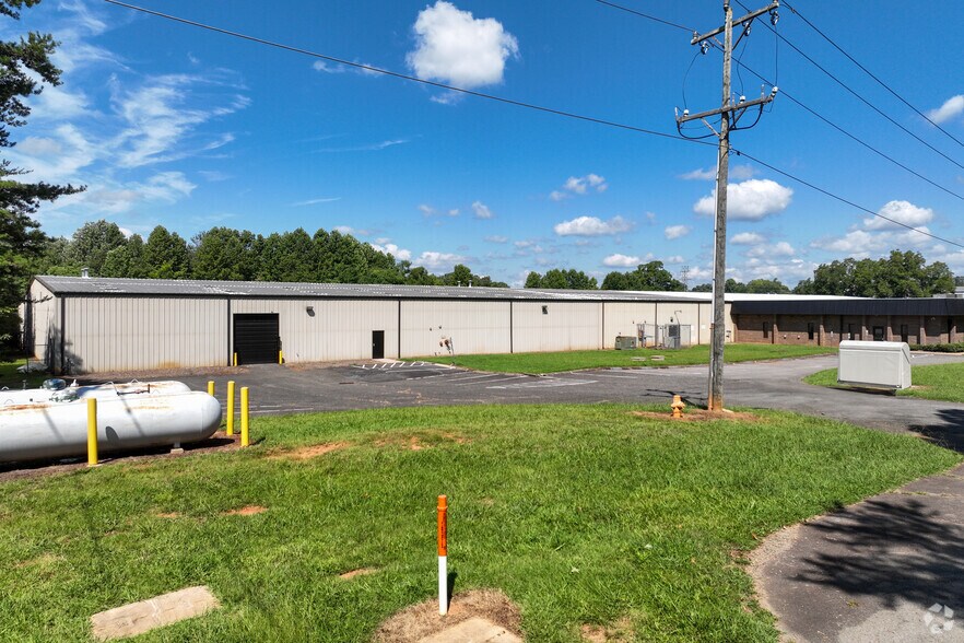 More Photos Of 1190 Old Belt Way, Rural Hall Manufacturing For Lease