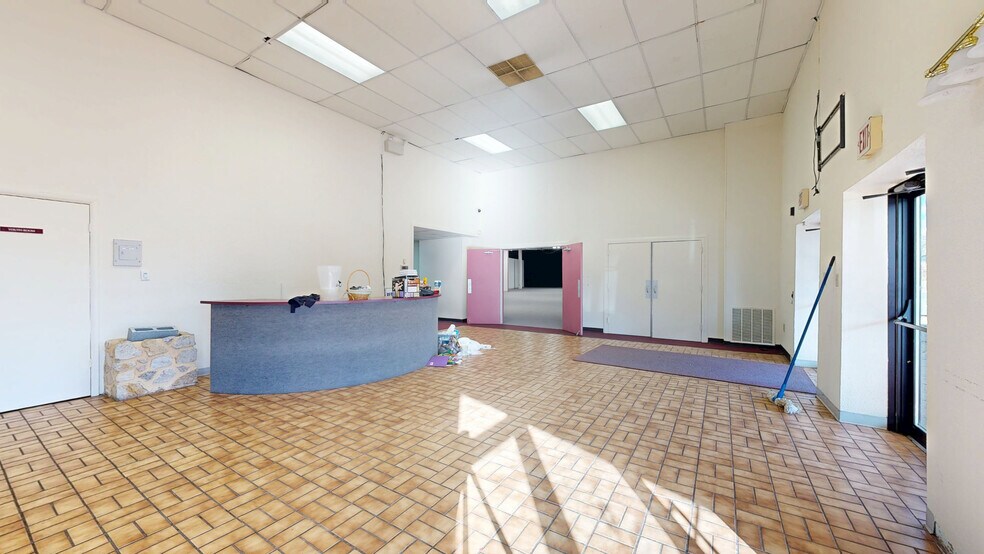 More Photos Of 951 S 13th St, Harrisburg Light Manufacturing For Sale