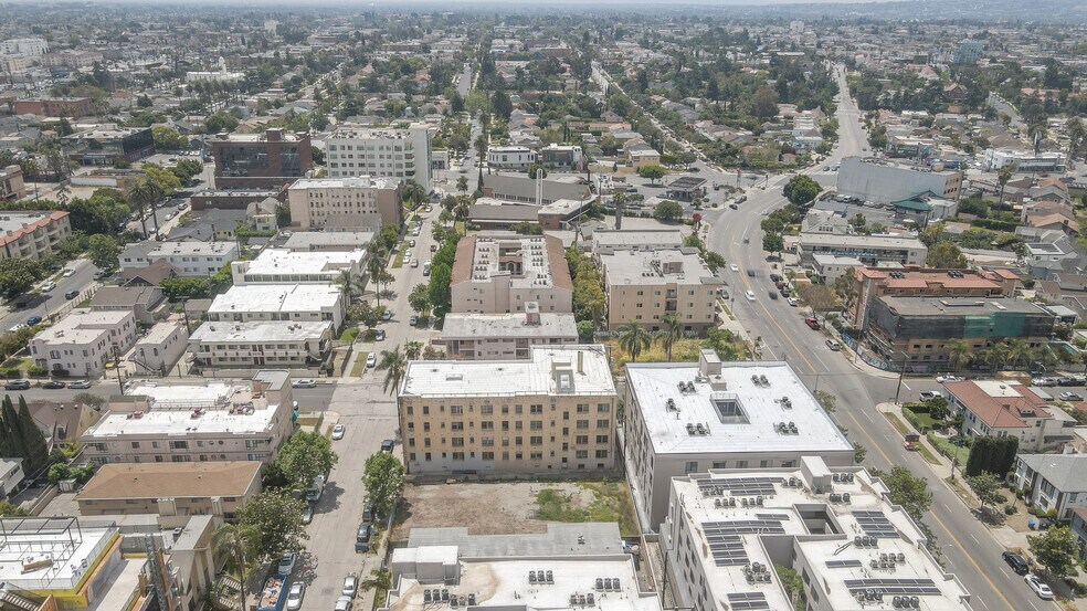 More Photos Of 933 S Gramercy Pl, Los Angeles Land For Sale