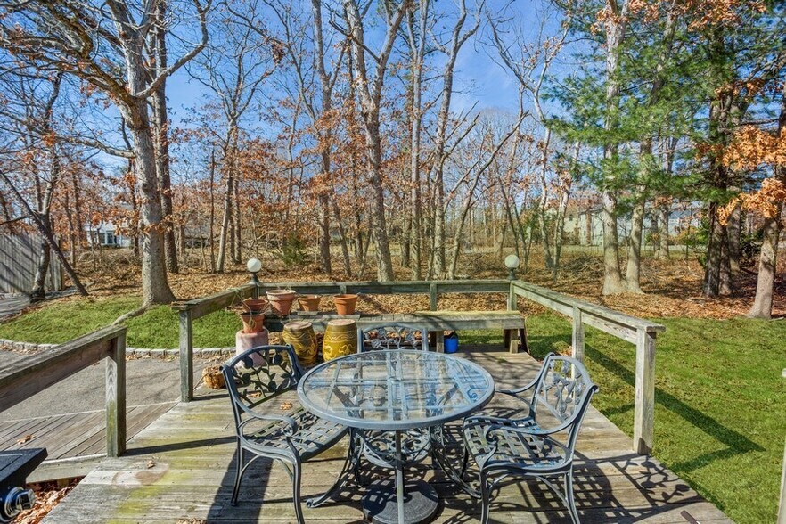 More Photos Of 626 Canal Rd, Mount Sinai Office For Lease